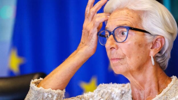 Lagarde avisa. “Ser fuertes en casa”